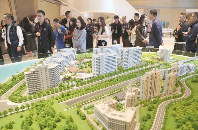 从泰康之家鹏园迎60位香港享老族 看泰康保险高质量发展与养老金融赋能大健康产业